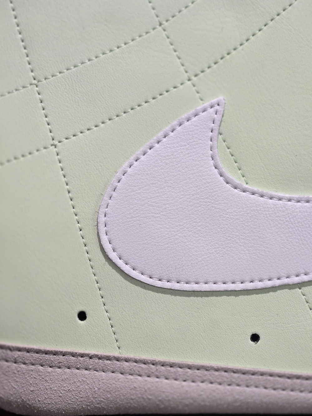 Nike Green Swoosh Wristlet Pouch - Picture 6 of 10